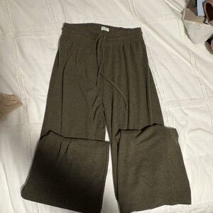 Wilfred Free Lounge Pants – Olive  Size XS | Never worn